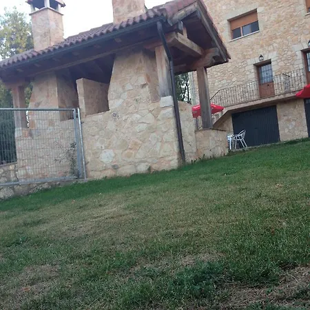 Casa Rural La Muralla De Pedraza * La Cuesta